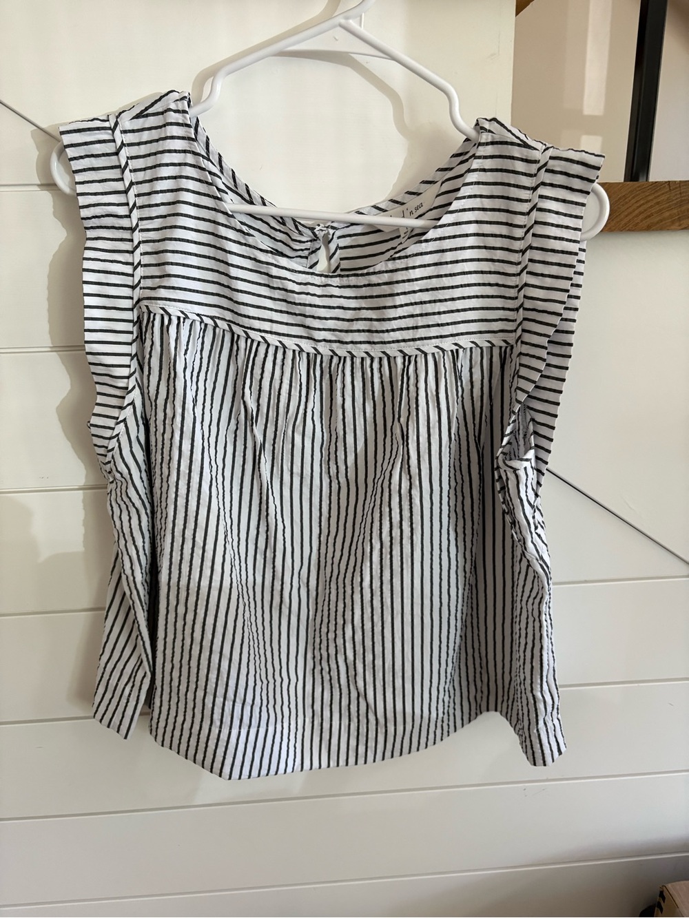 Striped Sleeveless Blouse - Black & White